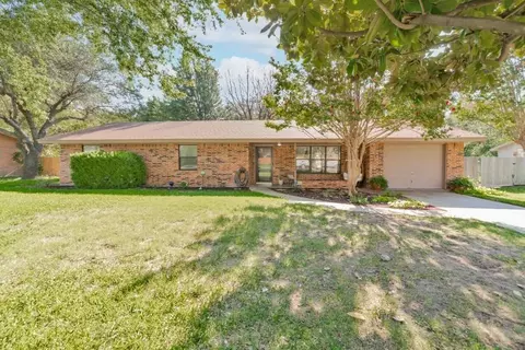 2609 S Lipsey St, Decatur, TX 76234