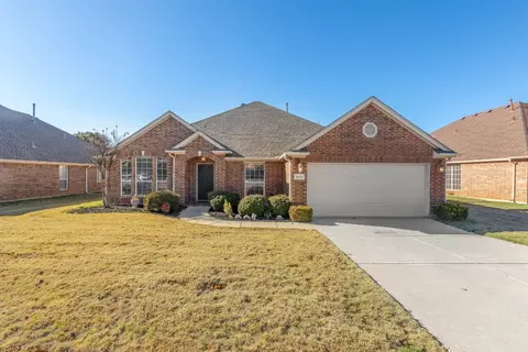 3115 Juneau Dr, Corinth, TX 76210