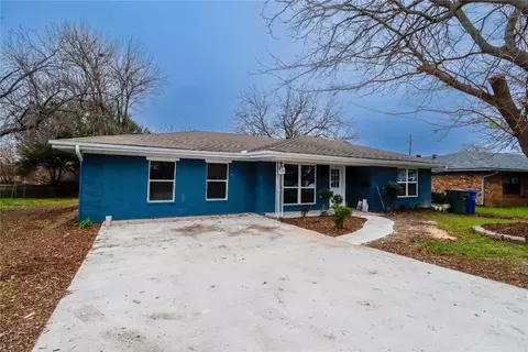 745 Holiday Dr, Sherman, TX 75090