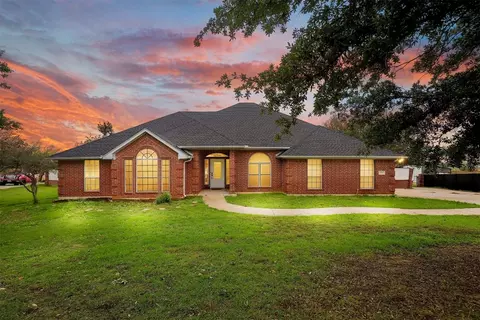 1000 Colina Vista Ln, Crowley, TX 76036