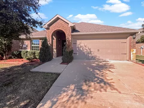 1075 Sadie St, Forney, TX 75126