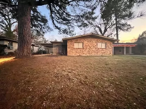 702 Bringhurst Dr, Shreveport, LA 71106