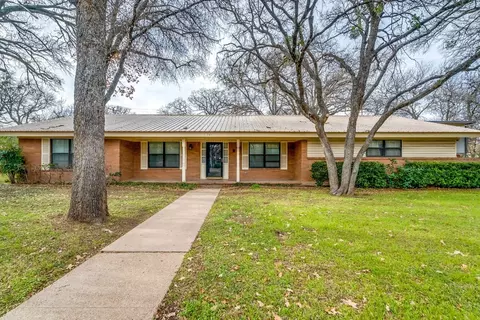 701 Cedar St, Mineral Wells, TX 76067
