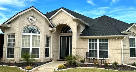 2228 Cachelle Ct, Bedford, TX 76021