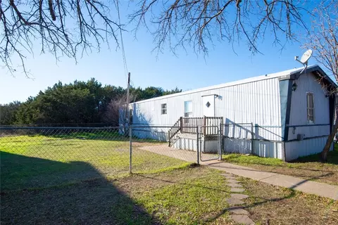2906 Rockwood Dr, Granbury, TX 76048