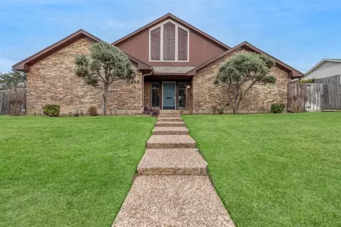 2414 Meadow Creek Dr, Carrollton, TX 75006