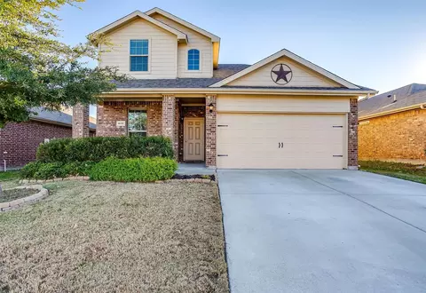 645 Creekview Dr, Azle, TX 76020