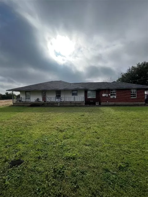200 Mulkey Rd, Waxahachie, TX 75167