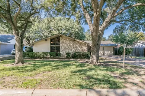 808 Green River Trl, Fort Worth, TX 76103