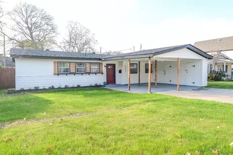 5837 Tracyne Dr, Westworth Village, TX 76114