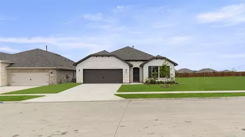 775 Grand Dale Dr, Lavon, TX 75166