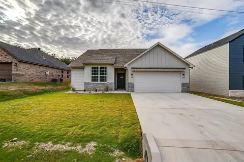 5116 Stoneridge Dr, Granbury, TX 76048