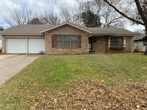 803 Eastcliff Dr, Euless, TX 76040