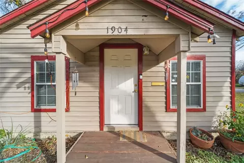 1904 Haltom Rd, Haltom City, TX 76117