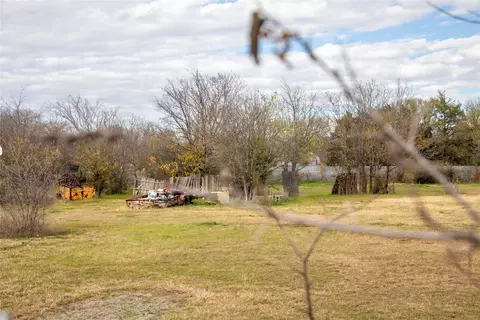 3321 Howard St, Fort Worth, TX 76119