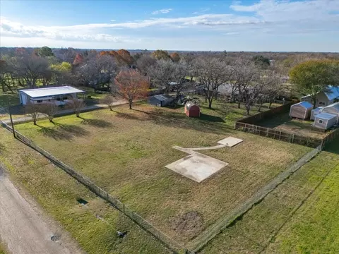 601 N Kerr St N, Blooming Grove, TX 76626