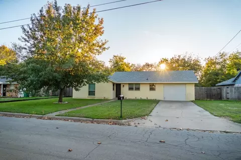 310 Cheyenne Dr, Stephenville, TX 76401
