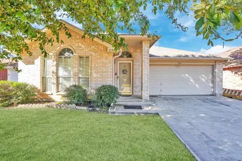 3135 Morning Meadow Ln, Grand Prairie, TX 75052