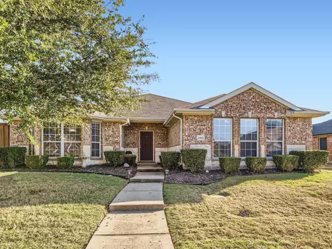 2421 Fieldcrest Dr, Rockwall, TX 75032