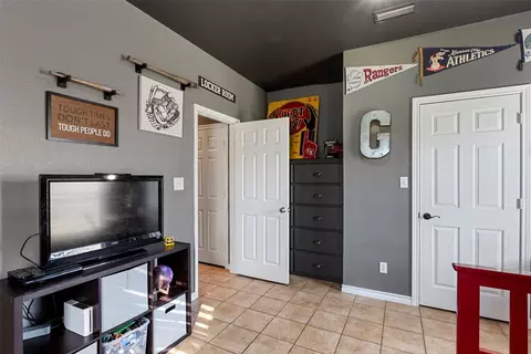 Kitchen - 2339 E Blackjack Rd, Pilot Point, TX 76258 photo 5 of 5