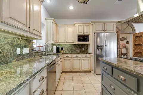 Kitchen - 2339 E Blackjack Rd, Pilot Point, TX 76258 photo 3 of 5