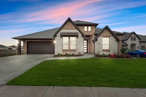 222 Comanche Trl, Alvarado, TX 76009