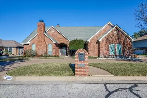 2705 Ridge Top Ln, Arlington, TX 76006