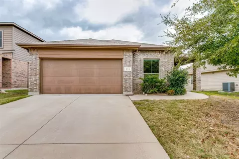 616 Rio Bravo Dr, Haslet, TX 76052