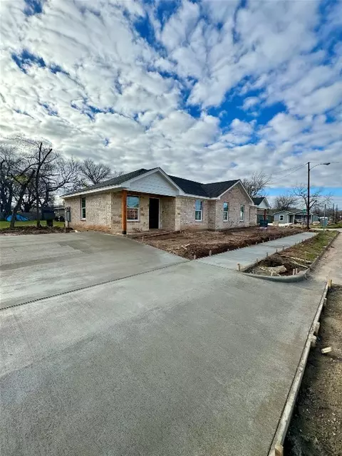 927 Burgan St, Waco, TX 76704