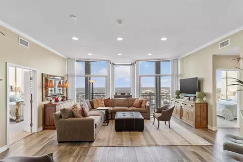 500 Throckmorton St #3207, Fort Worth, TX 76102