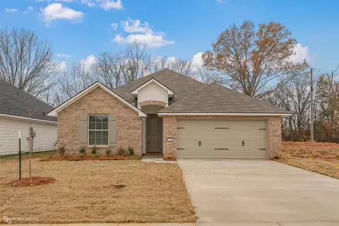 3363 Grand Lake Dr, Bossier City, LA 71111