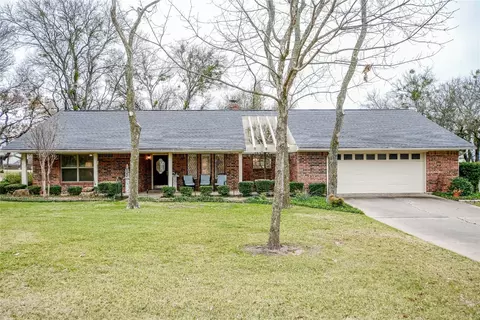 4009 Fairway Dr, Granbury, TX 76049