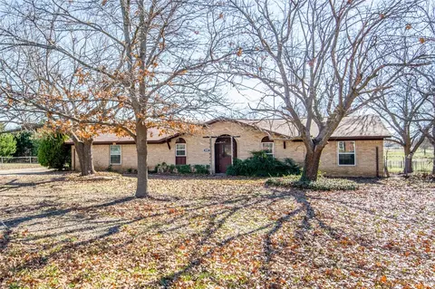 4050 Walnut Ln, Midlothian, TX 76065