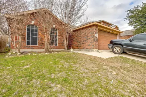 4809 Barnhill Ln, Fort Worth, TX 76135