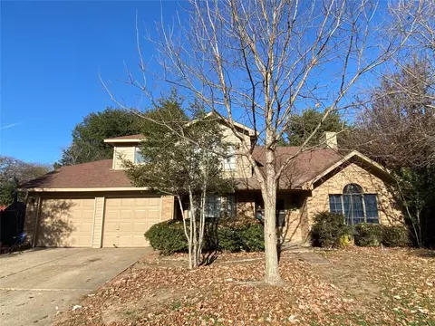 2736 Harmon Dr, Grapevine, TX 76051