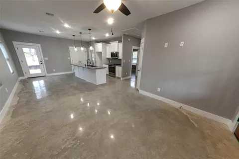 528 E Shepherd St, Denison, TX 75021 photo 2