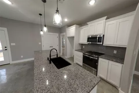 528 E Shepherd St, Denison, TX 75021 photo 7