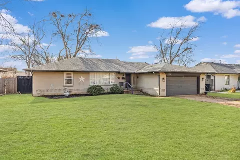 2952 Primrose Ln, Farmers Branch, TX 75234