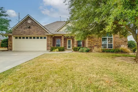 705 Bluebonnet Dr, Stephenville, TX 76401