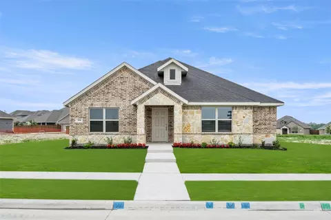 304 Pasture Dr, Midlothian, TX 76065
