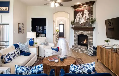 4233 Tower Bluff Rd, Midlothian, TX 76065