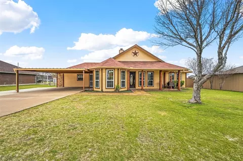 211 Janis Ln, Waxahachie, TX 75165