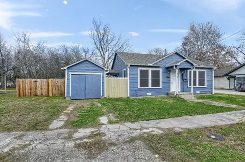 1417 E Garnett St, Gainesville, TX 76240