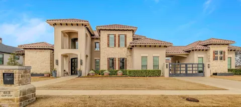 613 Rustic Ridge Dr, Heath, TX 75032
