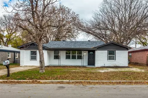 529 Parkside Dr, White Settlement, TX 76108