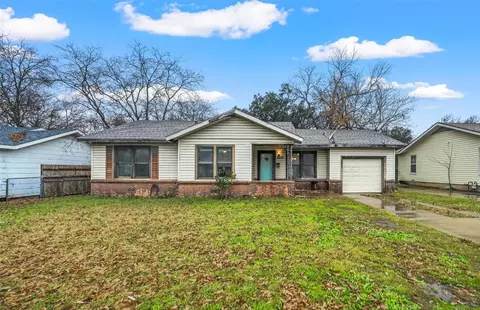 3509 Meadow Oaks Dr, Haltom City, TX 76117