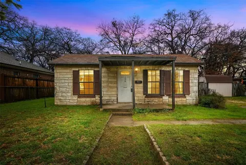 1220 Shadow Ln, Fort Worth, TX 76117