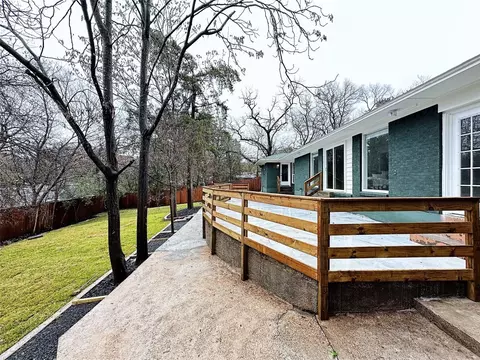 7235 Eccles Dr, Dallas, TX 75227