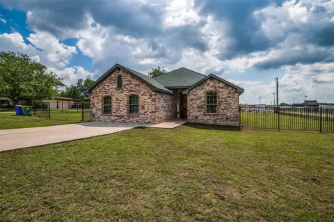 403 W 5th St, Venus, TX 76084