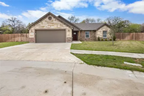 413 Titus Dr, Springtown, TX 76082